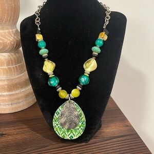 Ruby Rd. Vintage green shell and silver tone adjustable necklace